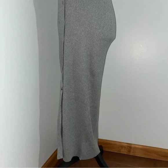 NEW! Favorite Daughter- The Lena Midi Dress Frost Gray Size M Buttoned Ribbed - Picture 10 of 15
